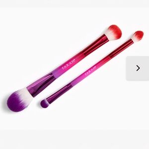 2 Piece FARAH Blush & Highlight Shade & Blend Brushes